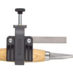 Tormek_SVM-00_Small_Knife_Holder_with_carving_knife_1500x2000